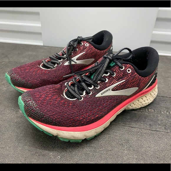 womens brooks ghost 11 size 9.5